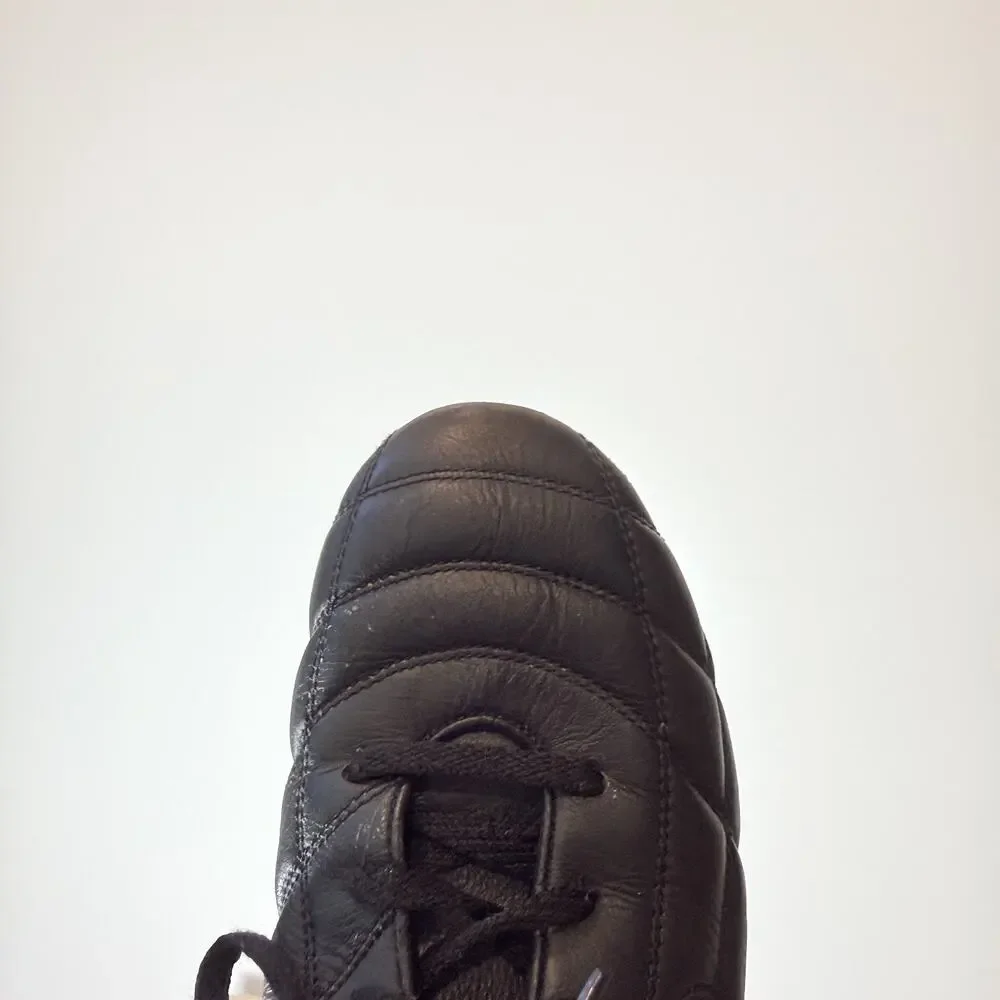 Vintage Mens 9.5 Nike Air Zoom ZM Total 90 Soccer Cleats Black Silver Leather